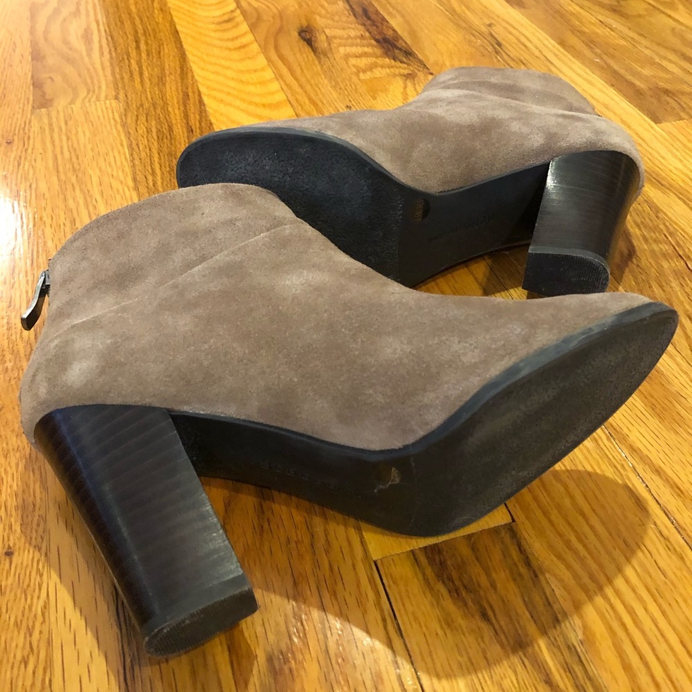 Shoes - Picture 2 of 8
